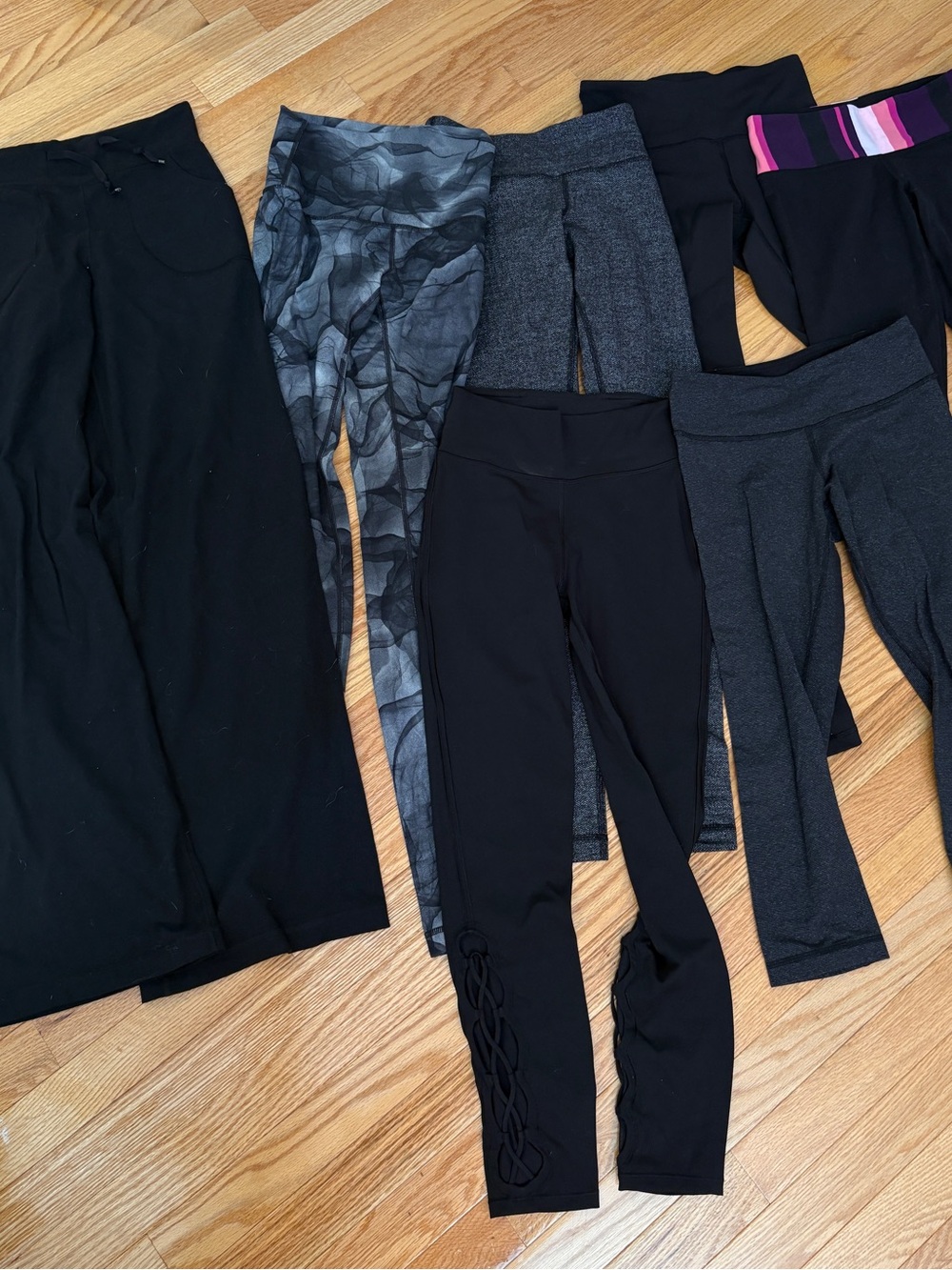 Lululemon Women’s Black and Gray Active Leggings